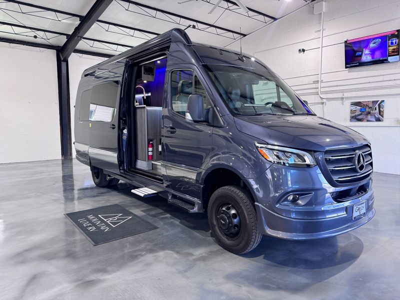 2026 Grech RV Strada-Ion AWD Tour