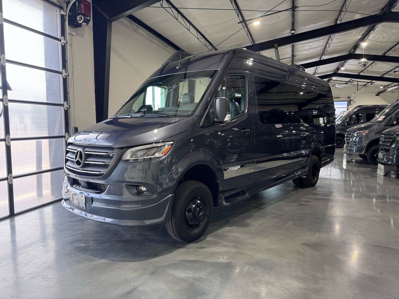 2026 Grech RV Strada-Ion AWD Lounge