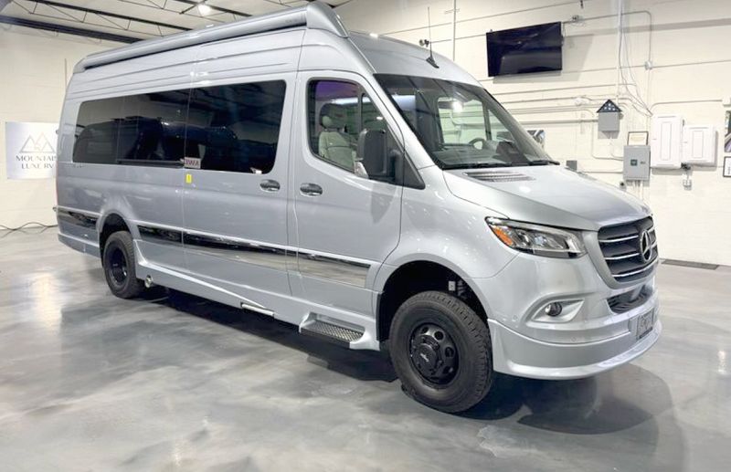 2027 Grech RV Strada-Ion AWD Lounge