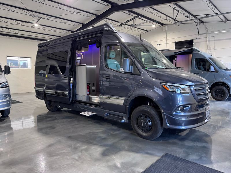 2027 Grech RV Vacanza-Ion 22 AWD