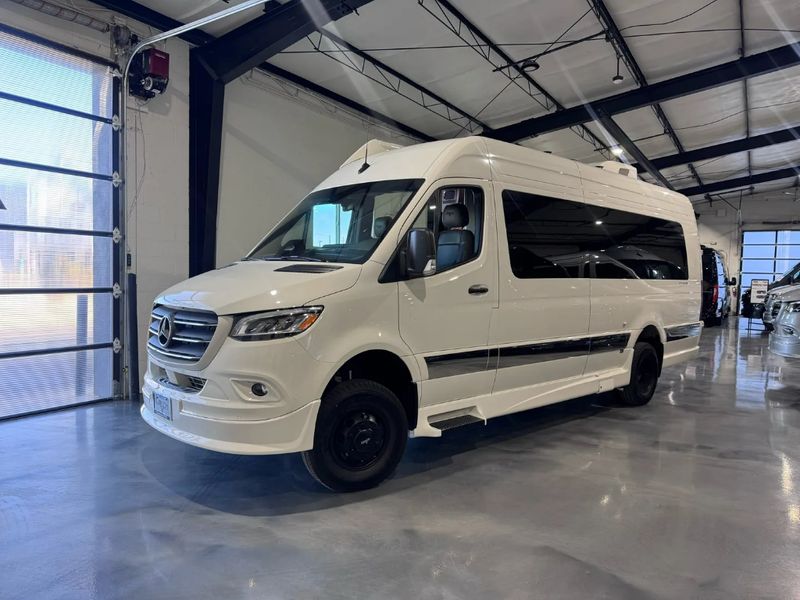 2027 Grech RV Strada-Ion AWD Tour