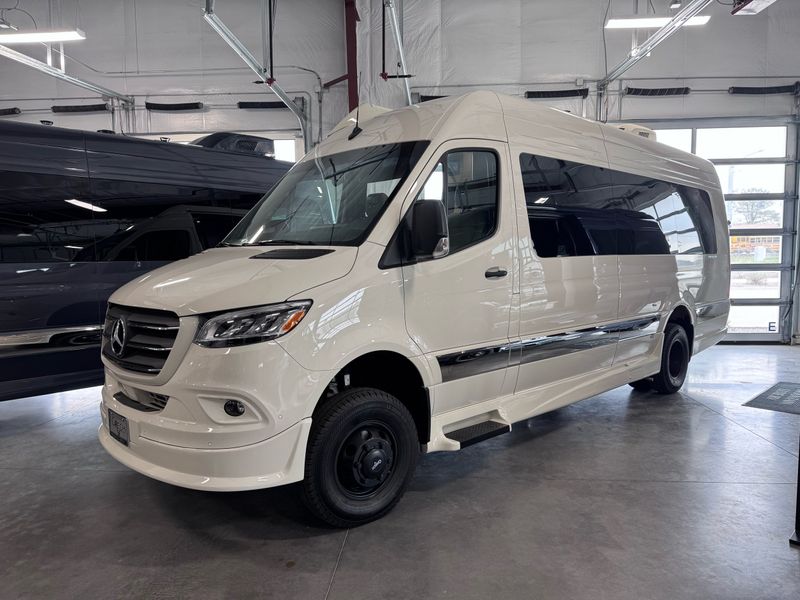 2027 Grech RV Strada-Ion AWD Tour