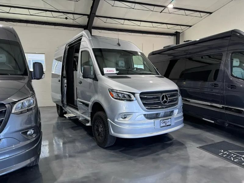 2027 Grech RV Vacanza-Ion 19 AWD Tour